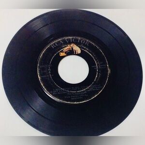 Elvis Presley 1962 Orig Vinyl 45 RPM Lonesome Cowboy Hot Dog Mean Woman Livin